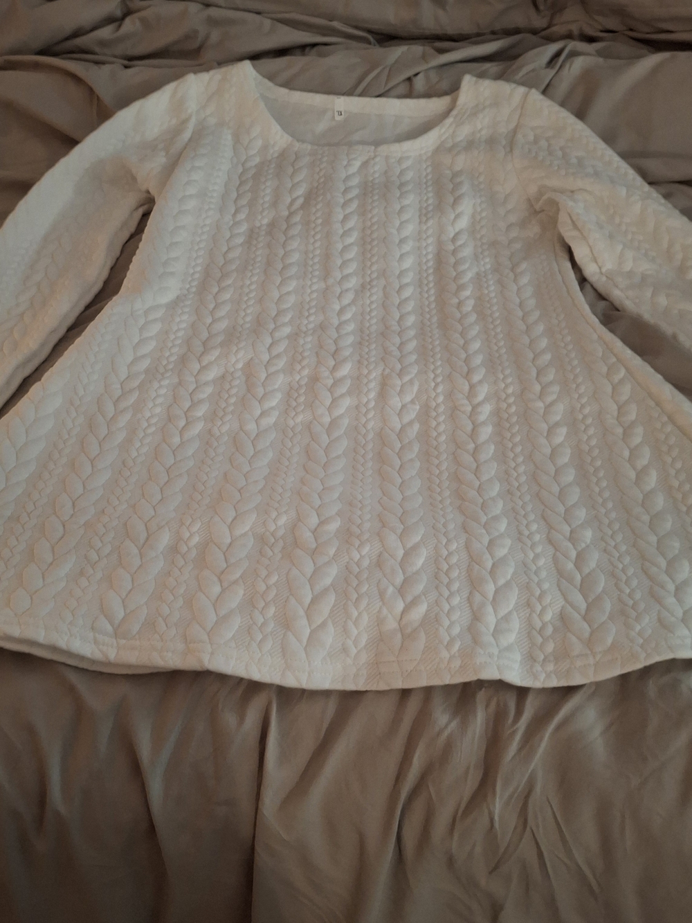 Women's White Quilted Long-Sleeve Tunic Top - Picture 2 of 6